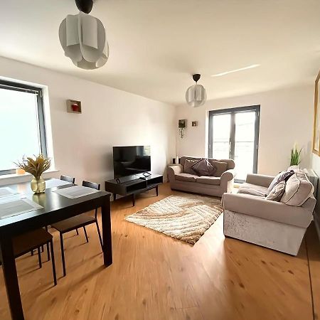 Lovely 2-Bedrooms Apartment Step To The Beach Σουόνσι Εξωτερικό φωτογραφία