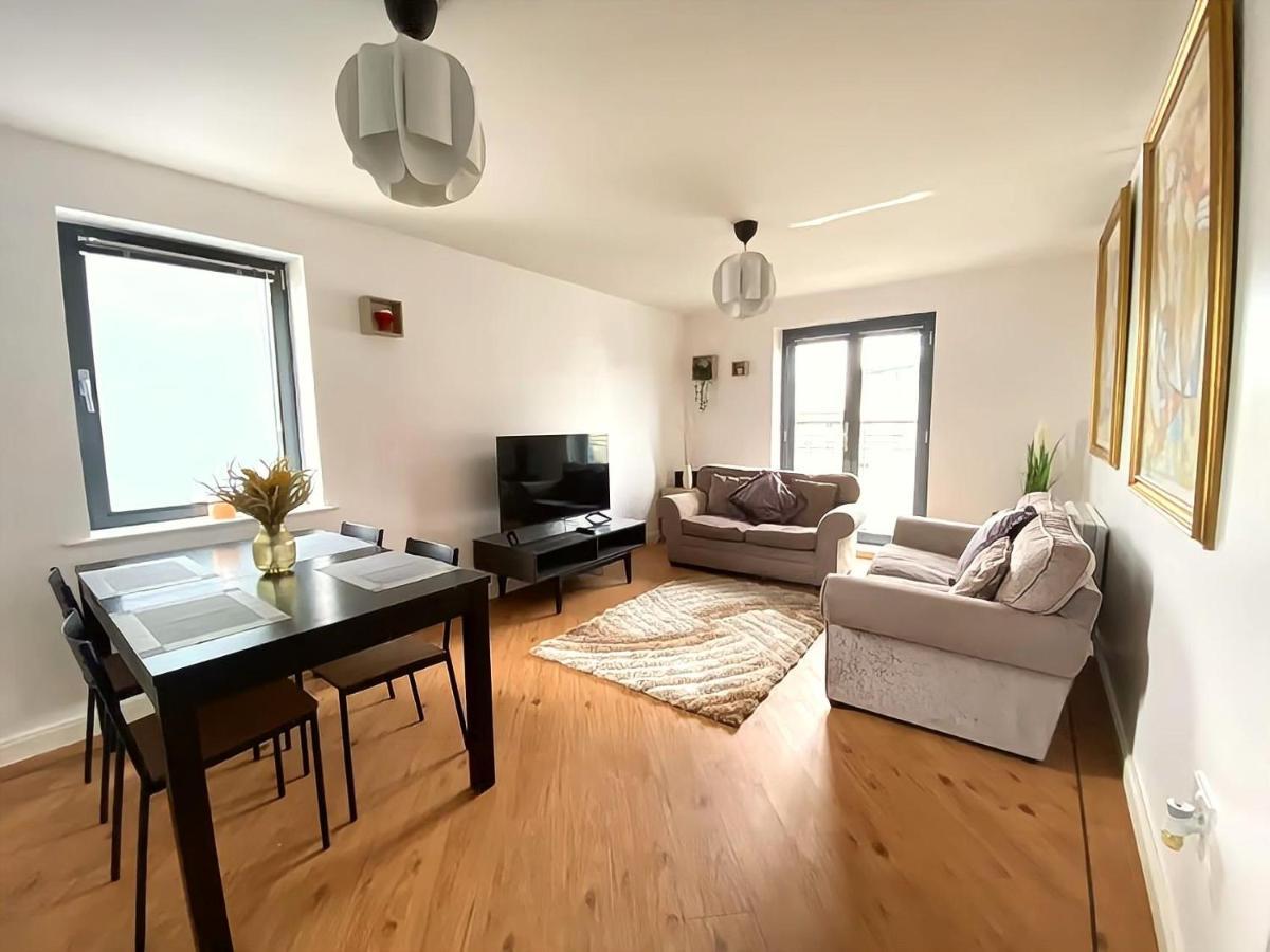 Lovely 2-Bedrooms Apartment Step To The Beach Σουόνσι Εξωτερικό φωτογραφία