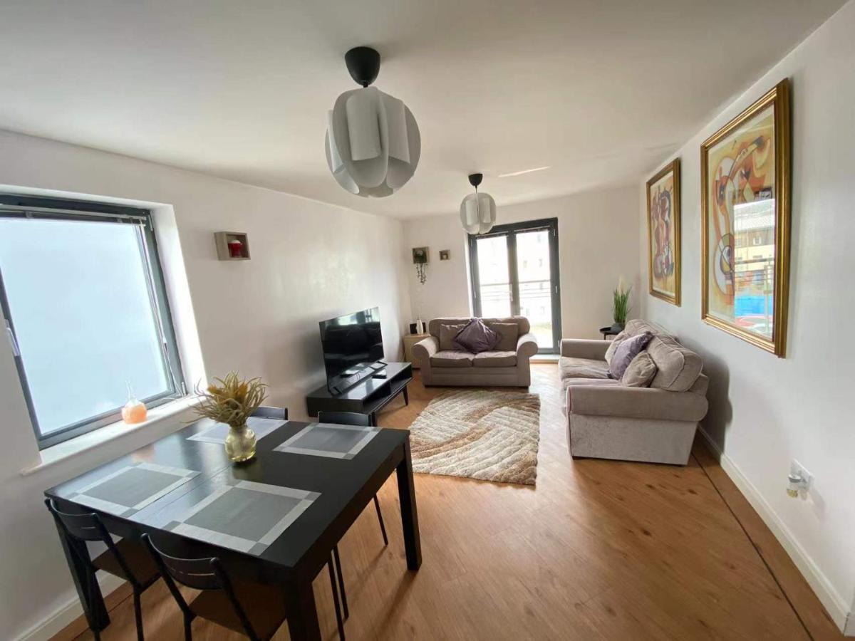 Lovely 2-Bedrooms Apartment Step To The Beach Σουόνσι Εξωτερικό φωτογραφία