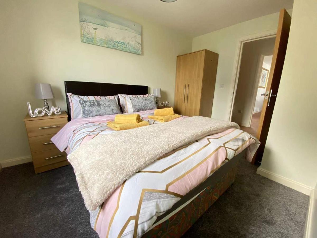 Lovely 2-Bedrooms Apartment Step To The Beach Σουόνσι Εξωτερικό φωτογραφία