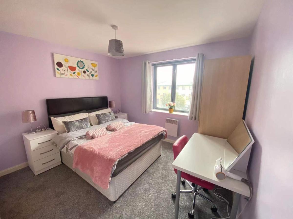 Lovely 2-Bedrooms Apartment Step To The Beach Σουόνσι Εξωτερικό φωτογραφία